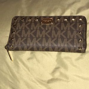 Michael Kors full size zip wallet
